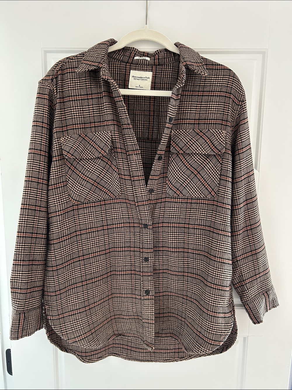 Abercrombie & Fitch women’s oversized plaid button down